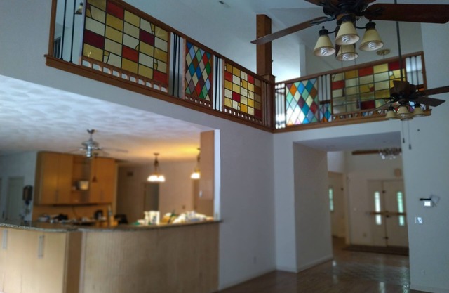 Indoor Pool, Hot tub, Sauna, Private Gated area, 5 acres.