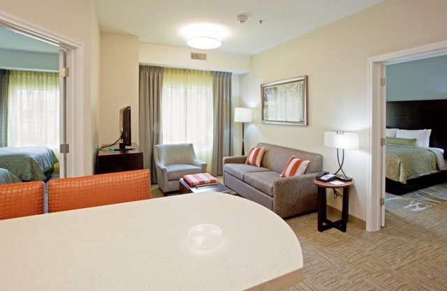 Indoor Pool, Hot Tub, Free Wi-Fi, Free Breakfast | Close to Ford World HQ
