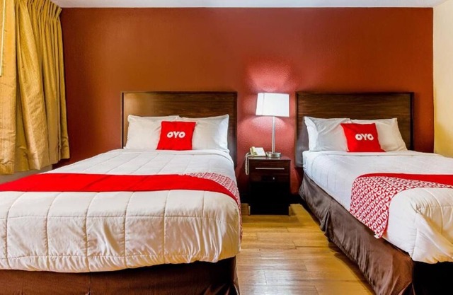 Indulge in Home Like Comfort! Free Parking, Near Rock Island Arsenal