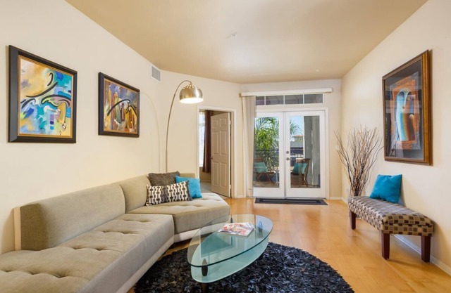 Indulge yourself w/access to Balboa Park, Gaslamp, Little Italy, & Hillcrest!