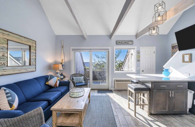 Industrial Inspired Interior 1BR+Loft & Deck view