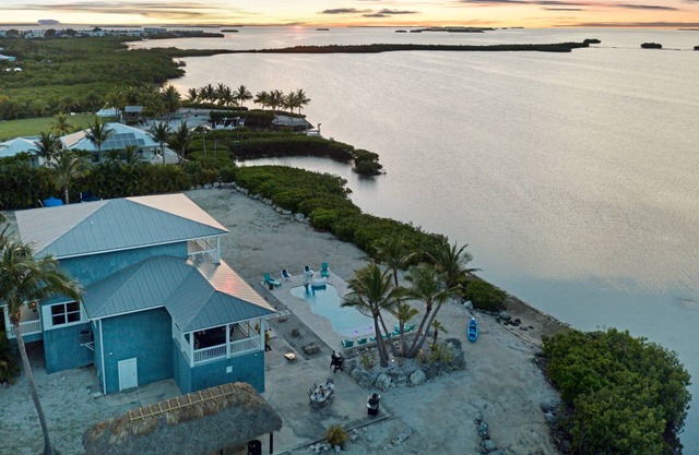 **INFINITE HORIZONS @ BIG COPPITT** Waterfront Home & Pool + LAST KEY SERVICES…