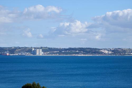 Infinite Ocean View w/Free Parking By TimeCooler