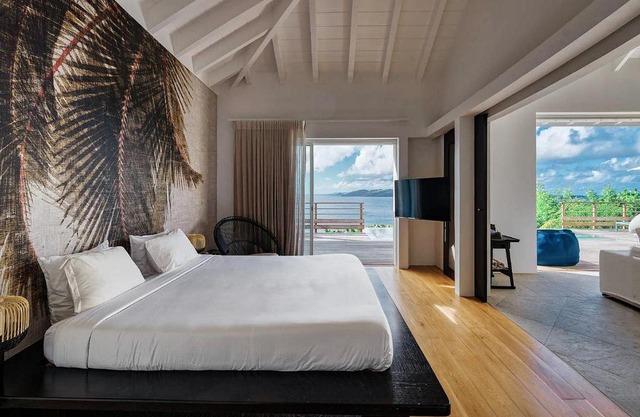 Infiniti 1 BR Private Luxury Villa Breath Taking View in St Barth