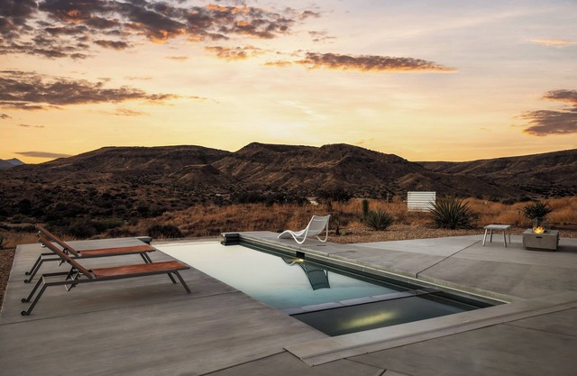 Infinity & Beyond: Luxury Retreat w/Infinity Pool