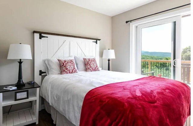 Inn at 84 McIntosh: Cozy 1BR private entrance/bath