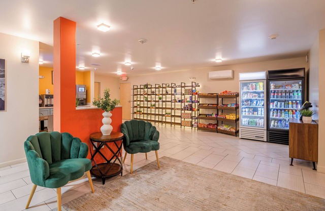 Inn At Moss Landing Point