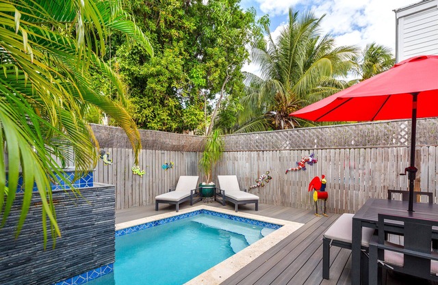 ~ INN COGNEATO COTTAGE ~ Wunderschönes Zuhause mit Pool in der <3 von Key West. Haustiere ok