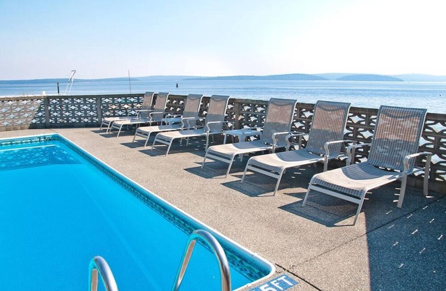 Inn of The Sea Resort -Ocean view -includes 2 Kayaks - A/C - Pool - Hot tub