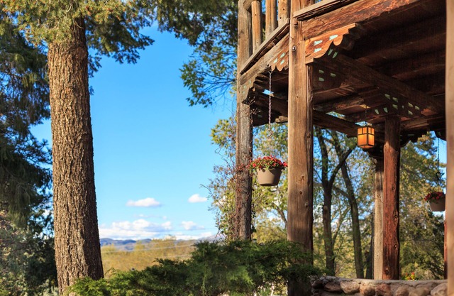 Inn Of The Turquoise Bear