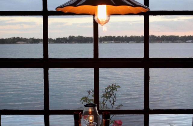 Inn On The Lakes