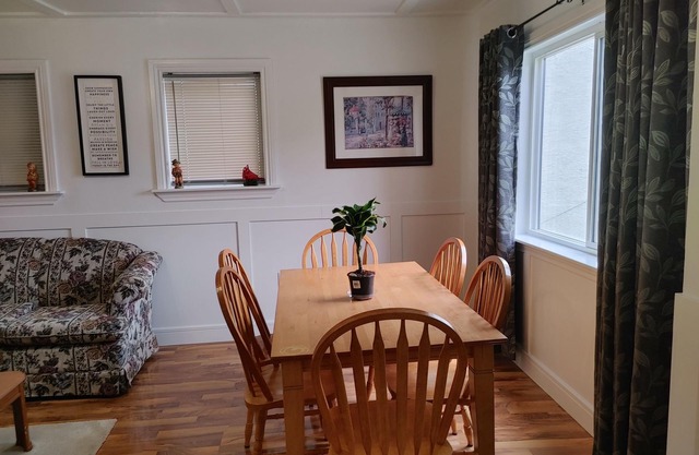 Inner City Bungalow Edmonton. Close to major sports facilities & hospitals