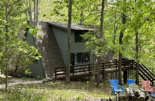 Updated Innsbrook lakefront A-Frame, ready for you for holiday fun and relaxing.