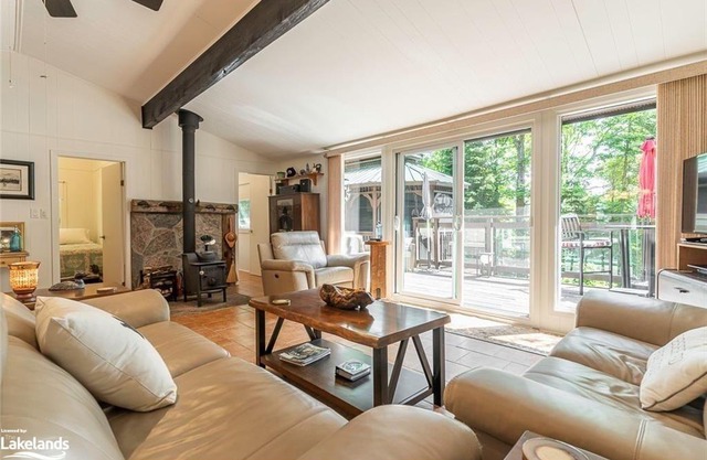 Insta-worthy 3 Bedroom Waterfront Cottage in Haliburton