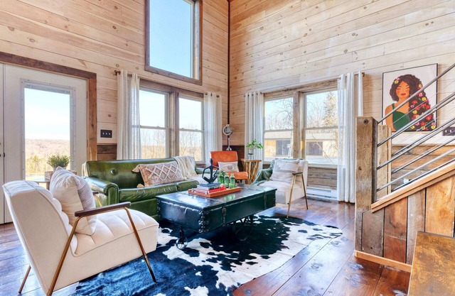 Insta-worthy Cabin w/ Hot Tub on 10 Private Acres