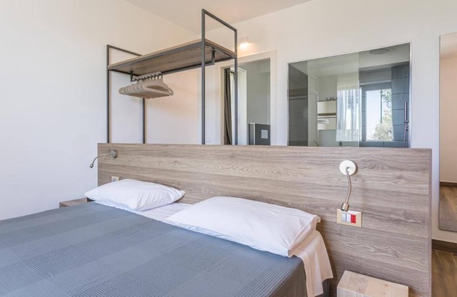 Felix Island - Deluxe Dreibettzimmer mit Meerblick