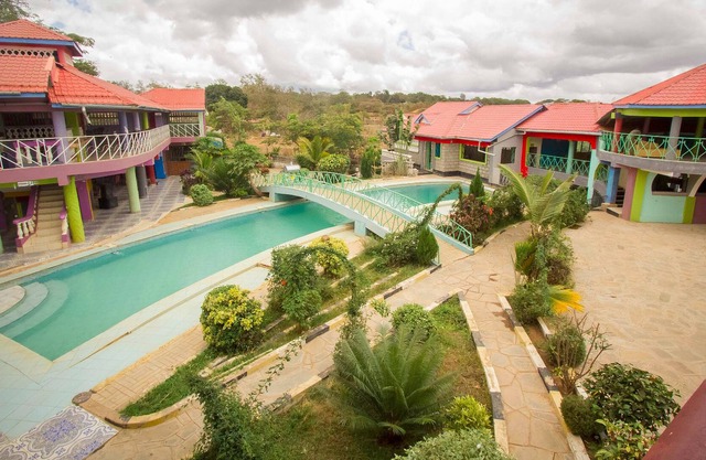 Intercounty Gardens Hotel