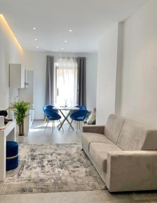International House Apartment
