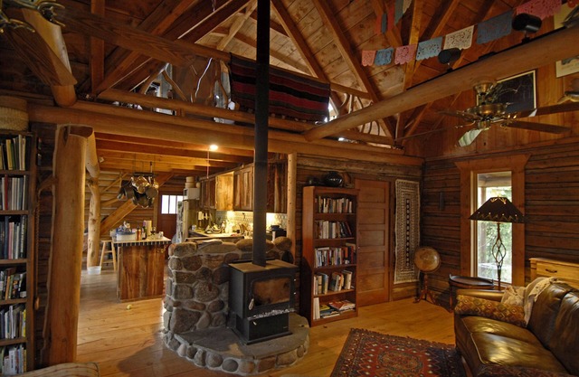 Internationally Flavored Cabin in Paradise Valley, SW Montana