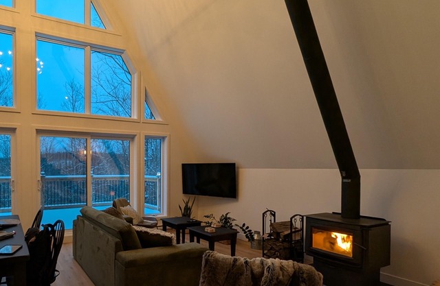 Intimate A-Frame Chalet In The Mountains In Lac-Superieur Near Mont-Tremblant