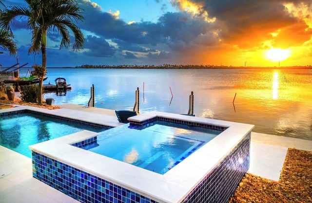 Into the Blues- Oceanfront Beach House