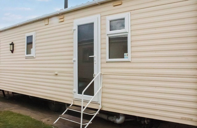 Introducing the ABI Vista, a 2-bedroom caravan designed to accommodate up to 6 guests.
