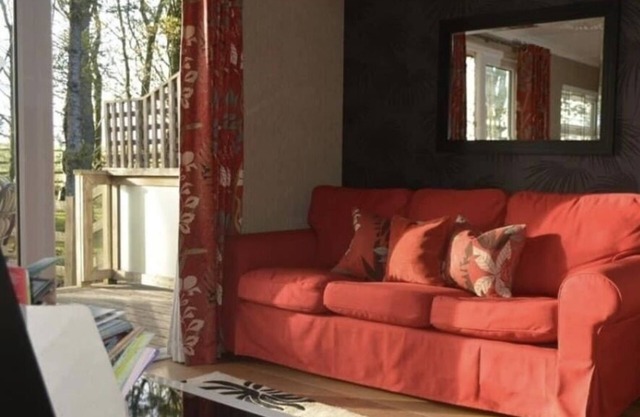 Inviting 2-Bed Lodge in Harrogate