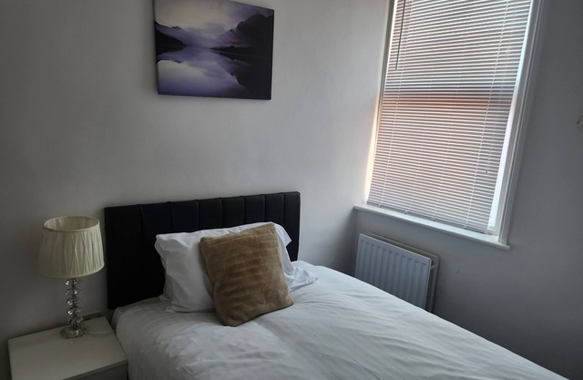 Inviting 3-Bed House in Newcastle upon Tyne