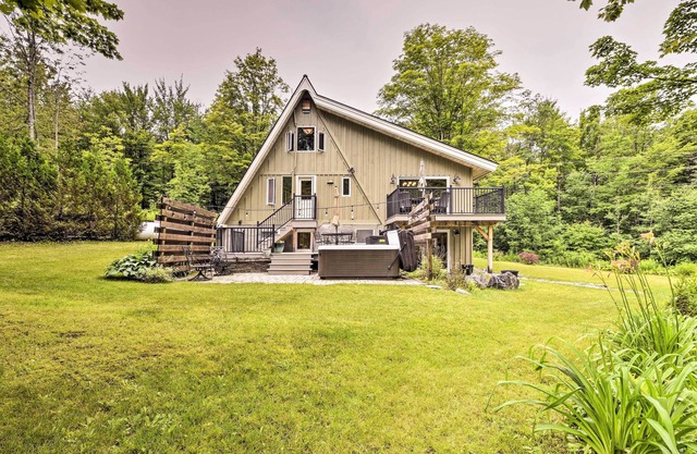 Inviting A-Frame Cabin w/ Saltwater Hot Tub!