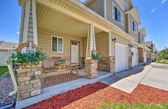 Inviting Cheyenne Townhome ~ 4 Mi to Downtown