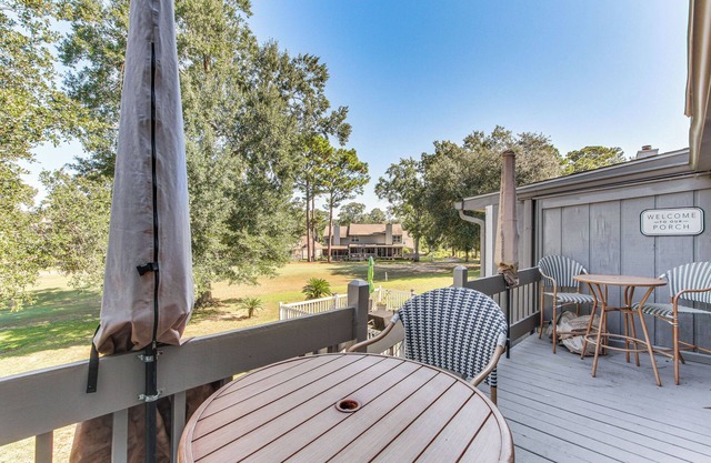 Inviting Home w/Golf Course View in Diamondhead!