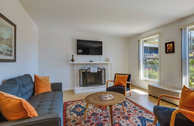 Inviting Home w/ Patio: Walk to Downtown Novato!
