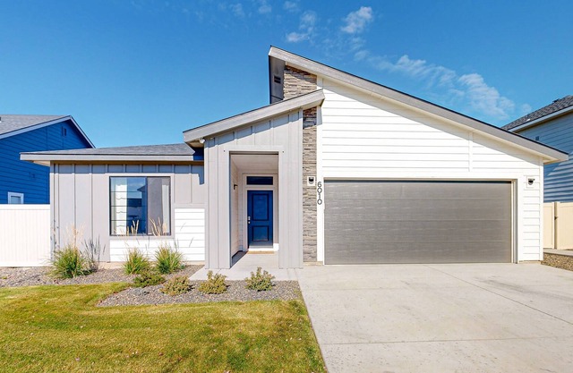 Inviting home with game room, central AC, full kitchen, & W/D