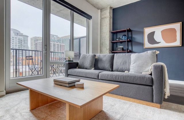 Inviting River North 1BR w/ Outdoor Pool, 1 Block to L, by Blueground