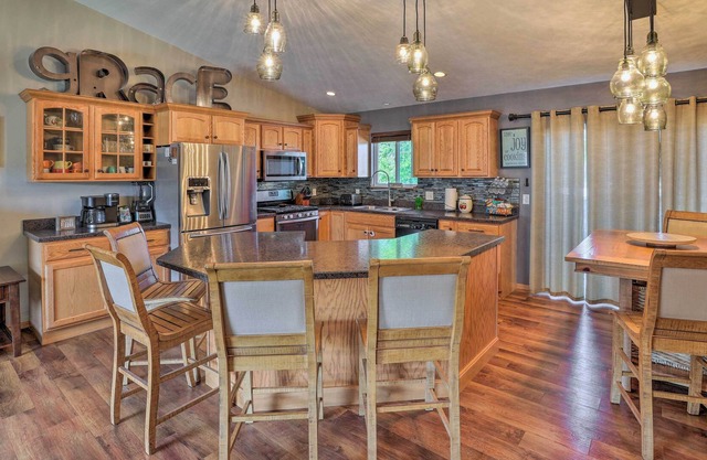 NEW! Inviting Sioux Falls Home ~ 5 Mi to Downtown!