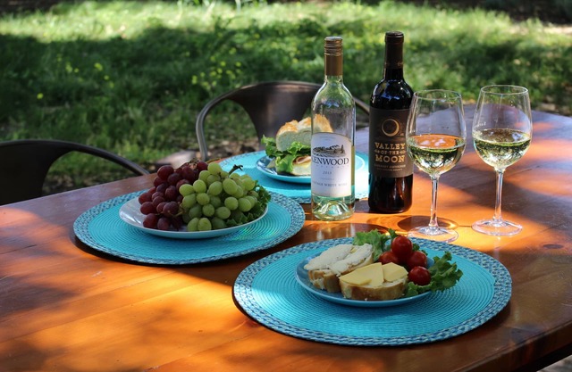 Einladender Kurzurlaub im Sonoma Wine Country mit privatem Garten und Whirlpool in Eichenholz