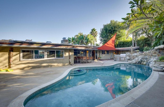 Inviting Vista Home with Pool 10 Mi to Oceanside!