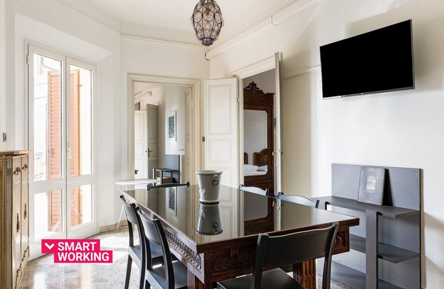 Irnerio Apartments - Black Widow by Wonderful Italy