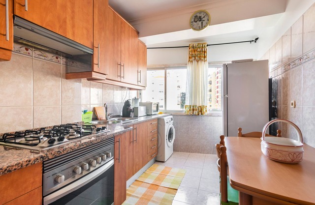 Ferienwohnung (5. Etage) in Rio de Mouro, 6 km von Sintra