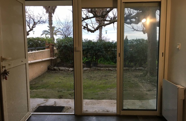 Isetta : Studio front de mer rdc