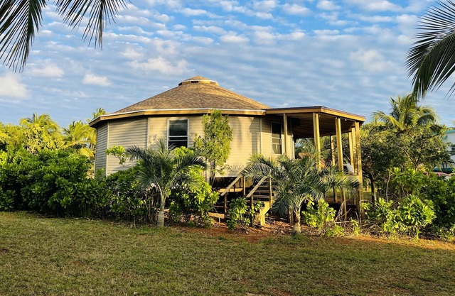 Island Cottage in Oleander Gardens