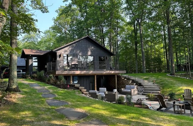 Island Cove Cabin - Cozy, and Adventure-Ready!