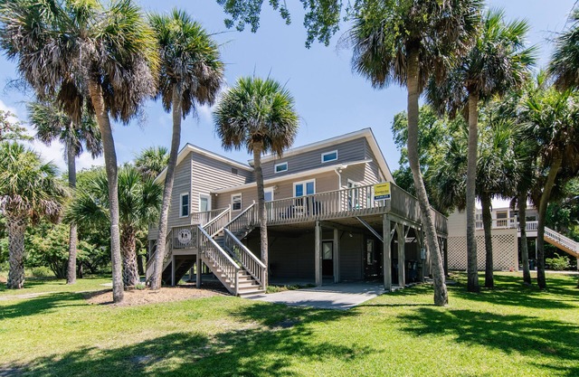 Island Gossip: Dog-Friendly Paradise w/ Sun Deck & Easy Beach Access; Cable TV/WiFi