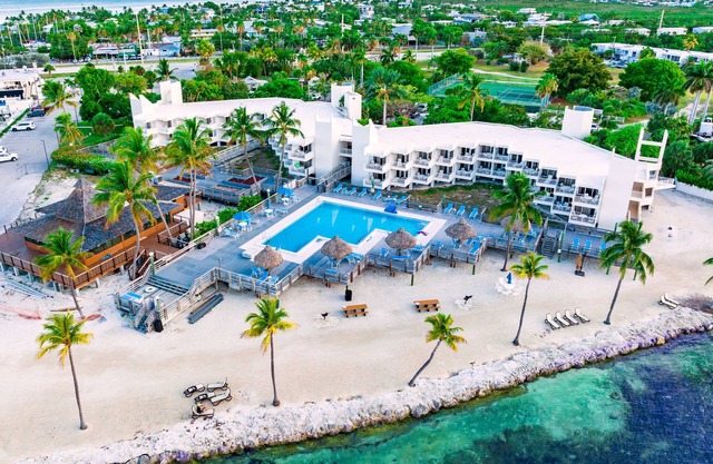 Island Retreat Oceanview 1BR Suite