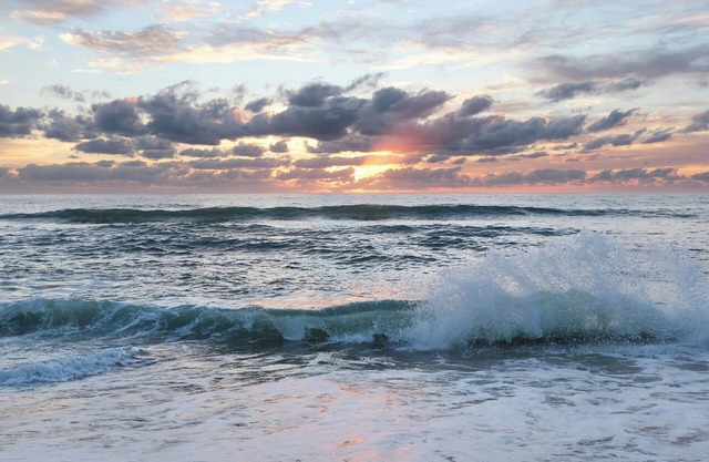 Island Time is an enchanting oceanfront cottage perfect for couples
