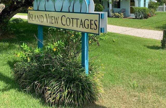 Island View Cottages