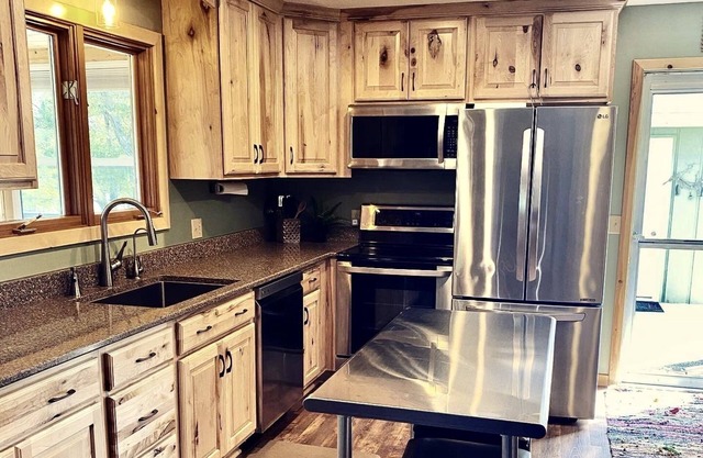 Island View Lake Home ~ Year-Round Quiet Lakelife