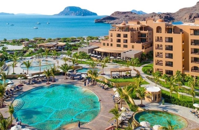 Islands of Loreto resort--paradise! 2 bedrooms 6 guests available April 5-12