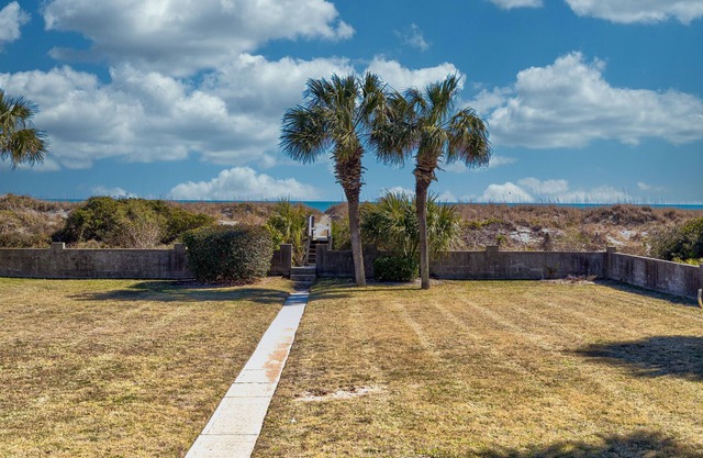 Neue Auflistung! Isle of the Palms (Haus mit 9 Schlafzimmern)