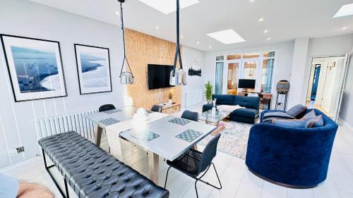 Isleworth House London by Smart Corporate Stays